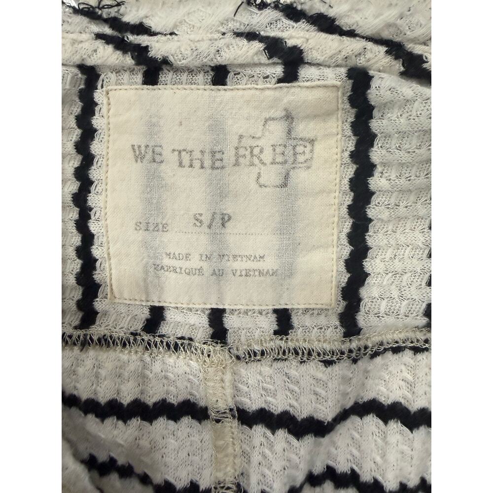 We The Free Auntie Em Thermal Top S/P Black White Boxy Peplum Raw Edge Coastal - Picture 10 of 11